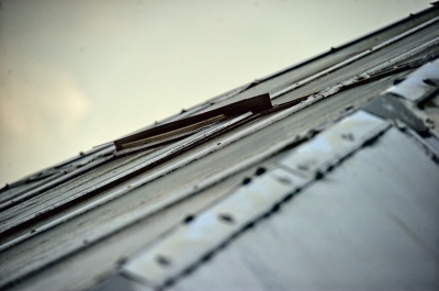 13  ujecie krawedzi bocznej okna zamontowanego w plaszczyznie swietlika dachowego jpg