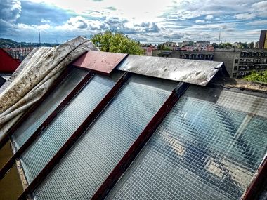 Rozpoczęcie demontażu świetlika dachowego Katowice